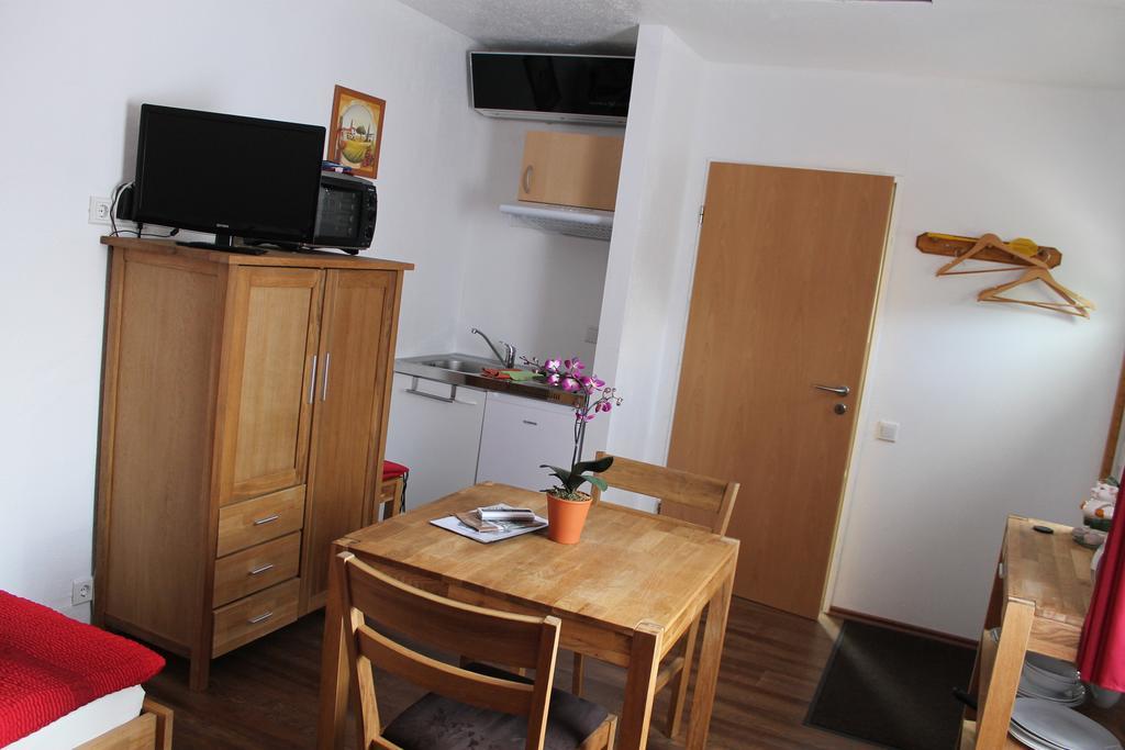 Apartamento Gaestehaus Ballmann Rockeskyll Habitación foto